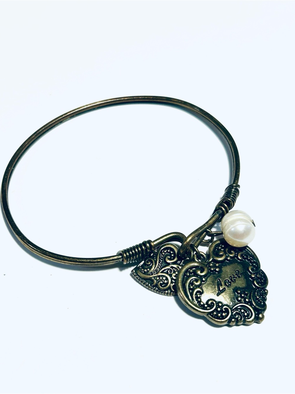 Vintage-Inspired Bronze Heart Charm Bracelet with Pearl Accent